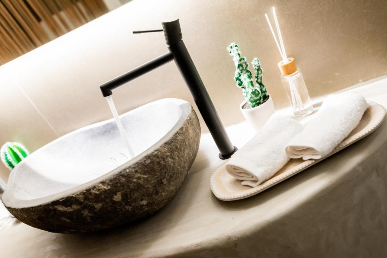 Guru Accommodations Mykonos Town ภายนอก รูปภาพ