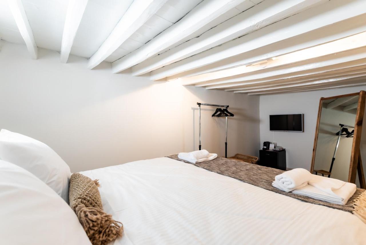Guru Accommodations Mykonos Town ภายนอก รูปภาพ